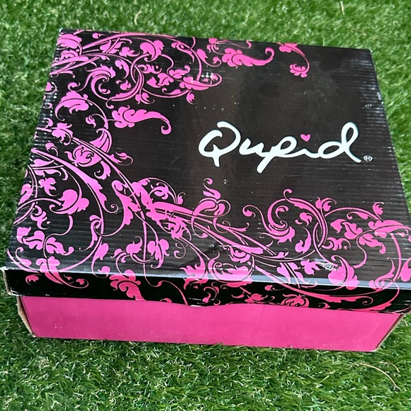 Quipid Blue Velvet Platform Heels - Picture 8 of 8